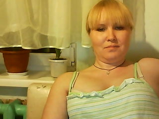Hot Russian mature mom Tamara play on skype